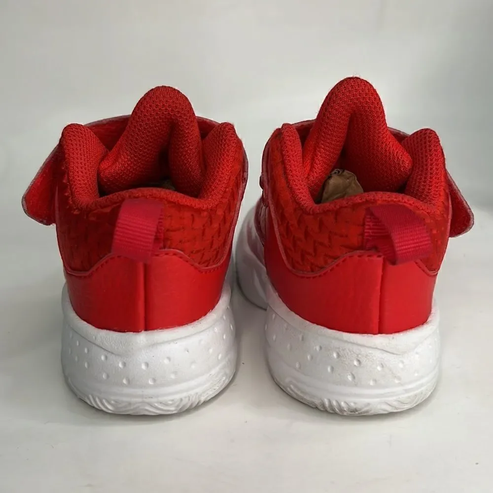 Jordan Kids Jordan Max Aura 3 Athletic Shoes in red. Size 5C